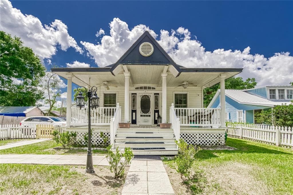 409 E CLUSTER AVENUE TAMPA, FL 33604