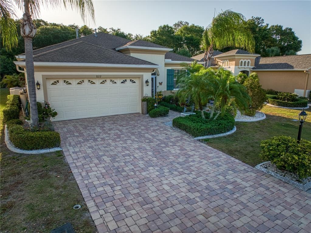 822 KING LEON WAY