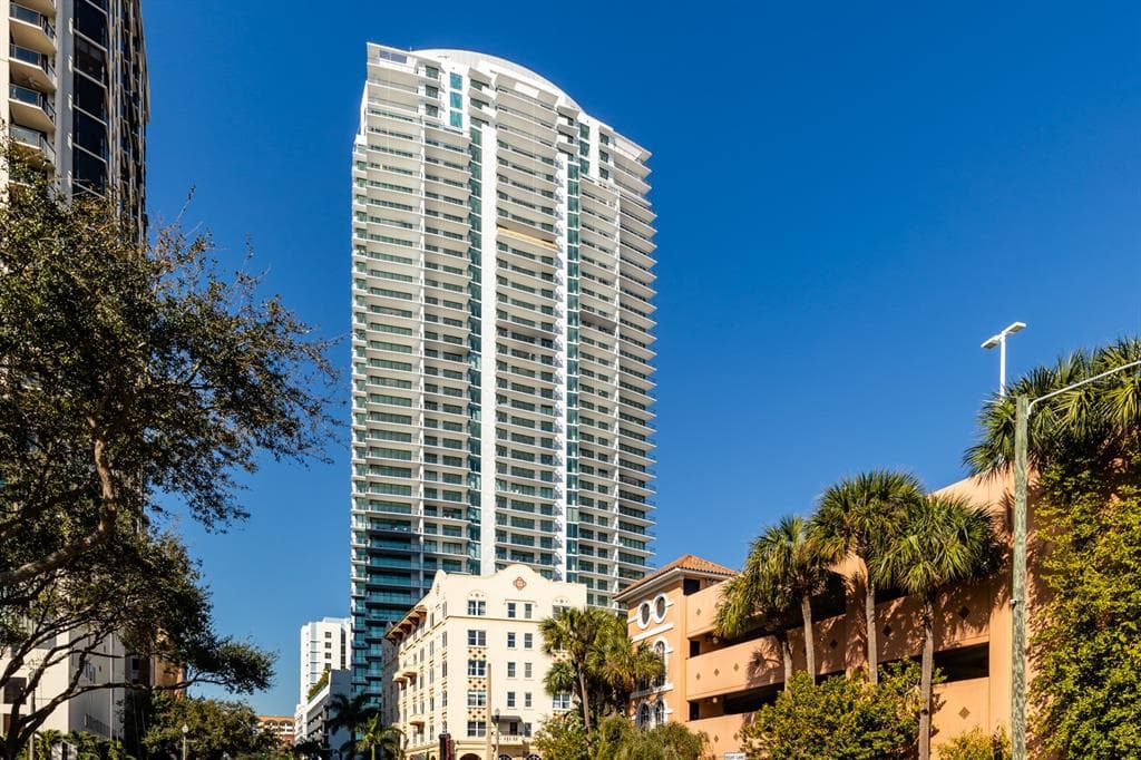 100 1ST AVENUE N UNIT 3007