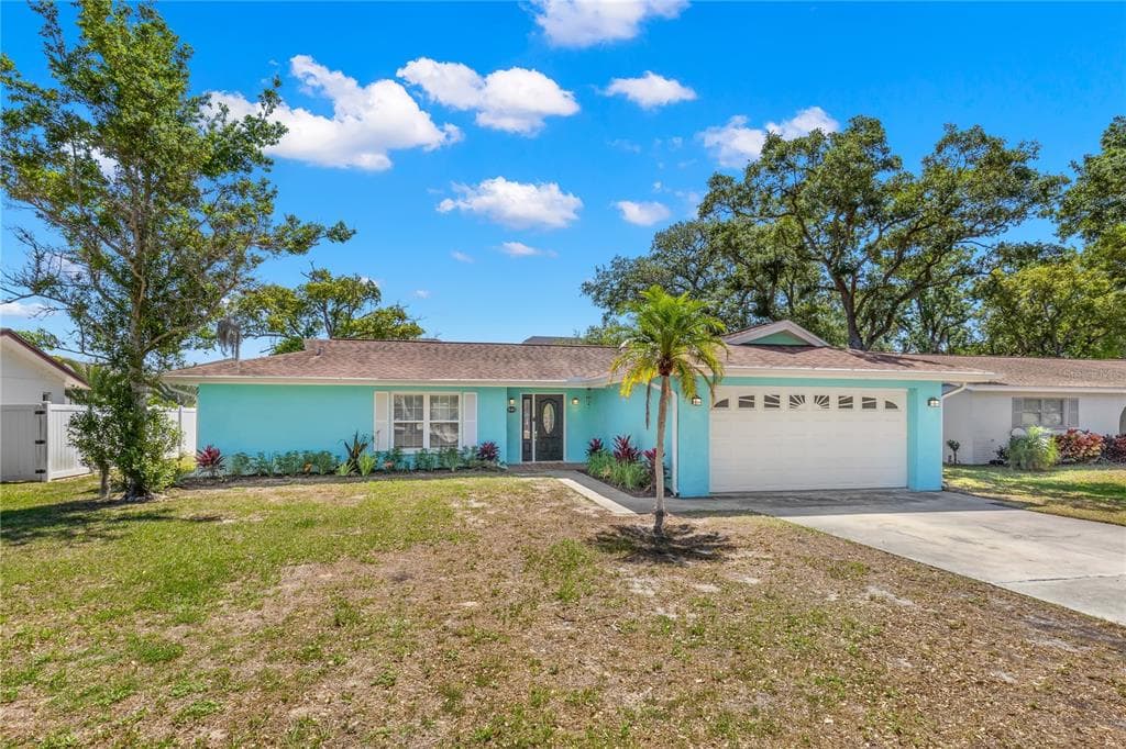840 RIVERSIDE DRIVE TARPON SPRINGS, FL 34689