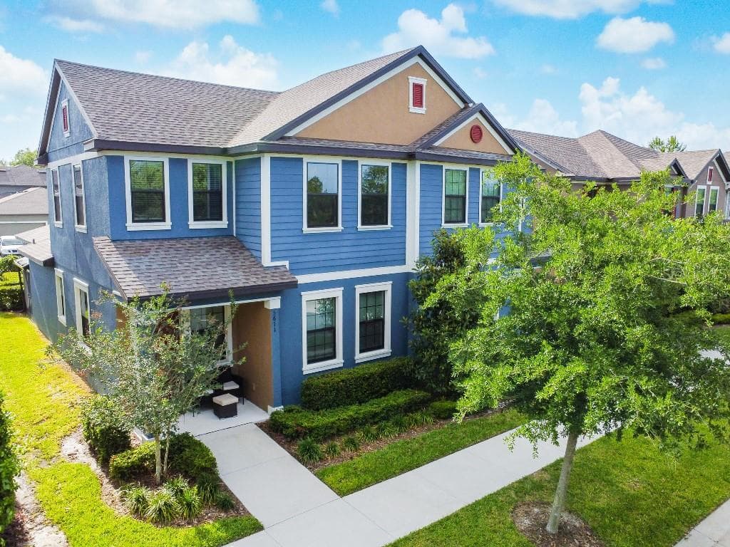 5611 HOMETOWN LANE LITHIA, FL 33547