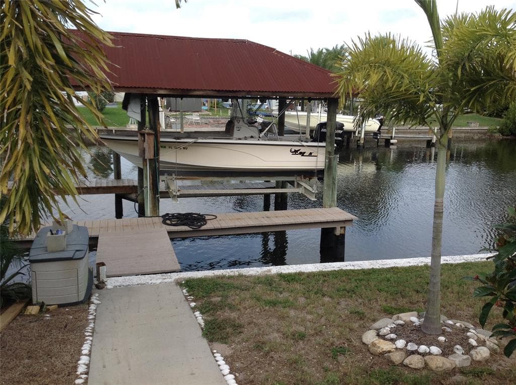 6528 KING PALM WAY APOLLO BEACH, FL 33572