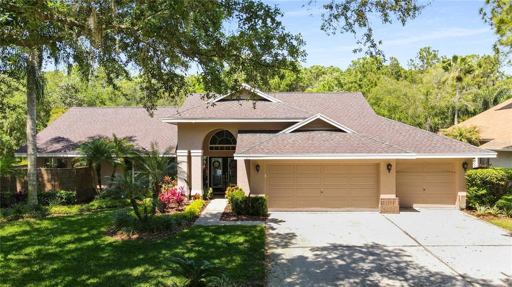8726 TANTALLON CIRCLE