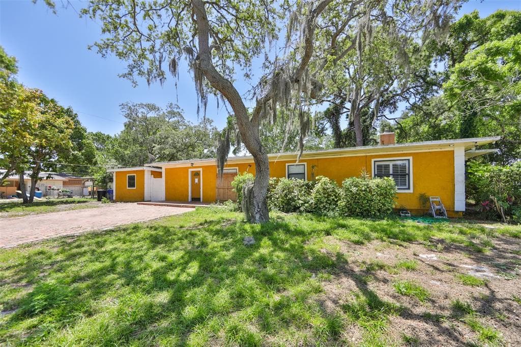 2697 COLUMBUS WAY S ST PETERSBURG, FL 33712