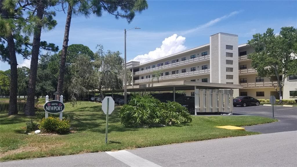 6070 80TH STREET N UNIT 114 ST PETERSBURG, FL 33709