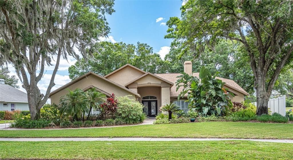 2226 EAGLE BLUFF DRIVE VALRICO, FL 33596