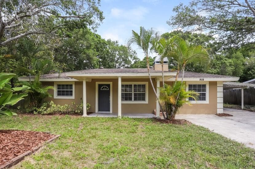 908 N PALM DRIVE PLANT CITY, FL 33563