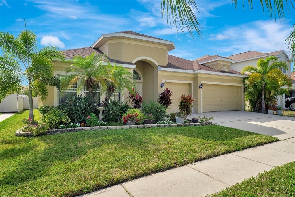 428 YORK DALE DRIVE RUSKIN, FL 33570