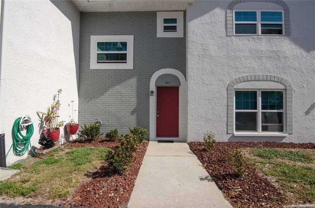 5711 TOWNHOUSE DRIVE NEW PORT RICHEY, FL 34652