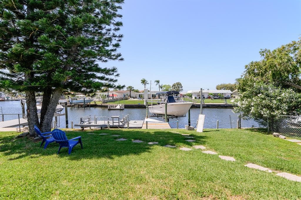 4246 FLORAMAR TERRACE NEW PORT RICHEY, FL 34652