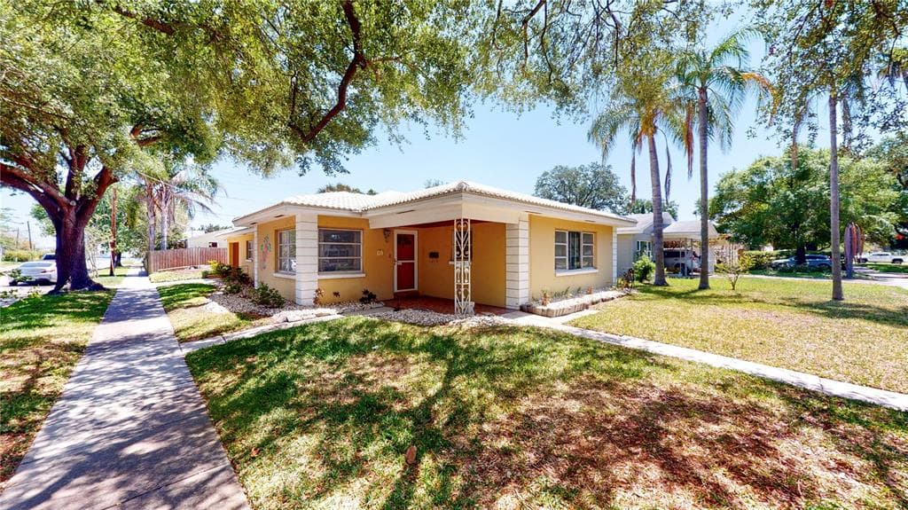 501 E DAVIS BOULEVARD TAMPA, FL 33606