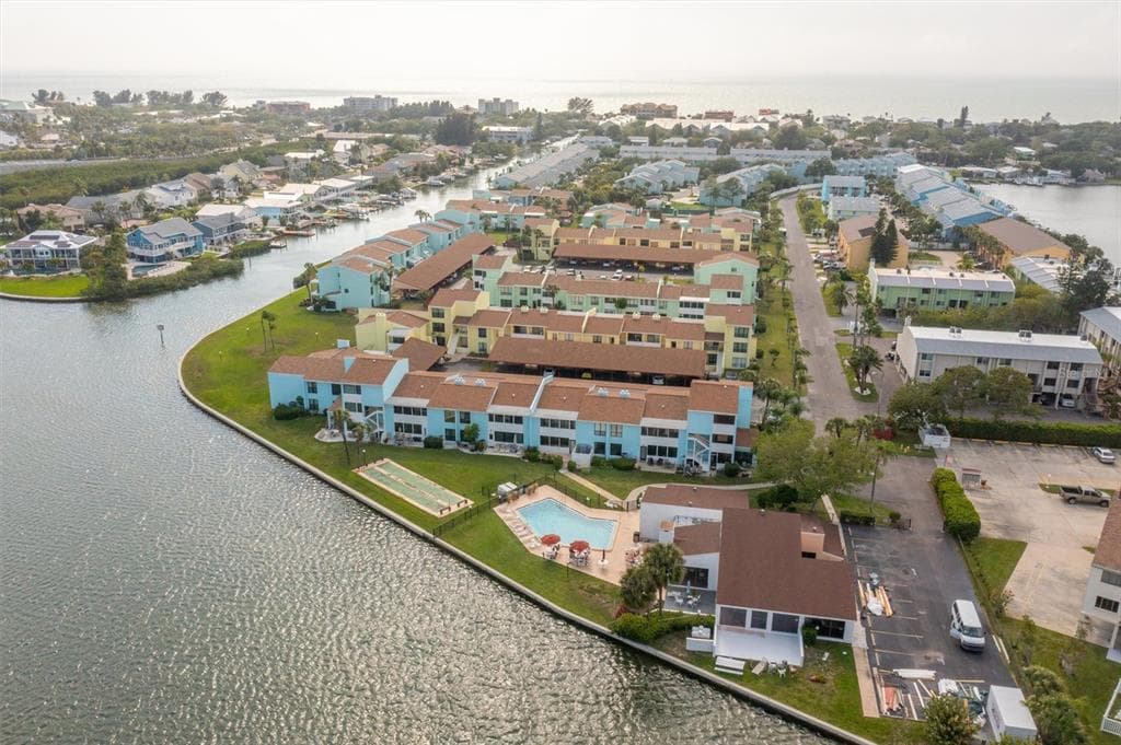 1 WINDRUSH BOULEVARD UNIT 70 INDIAN ROCKS BEACH, FL 33785