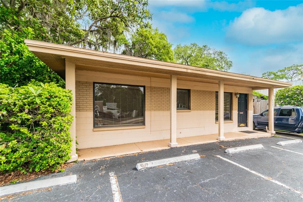 1207 W LINEBAUGH AVENUE TAMPA, FL 33612