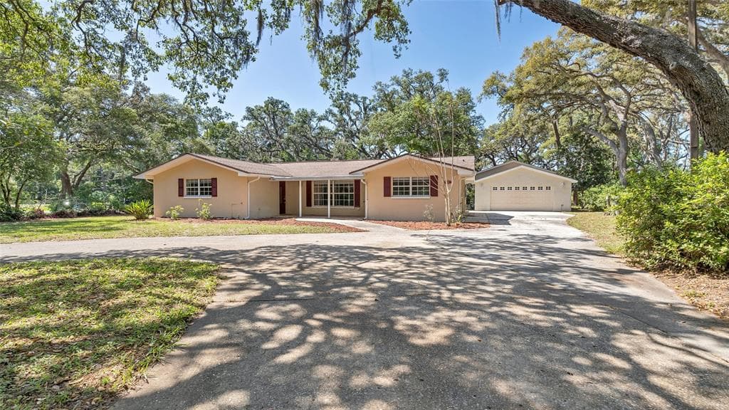 9935 LAKEVIEW DRIVE
