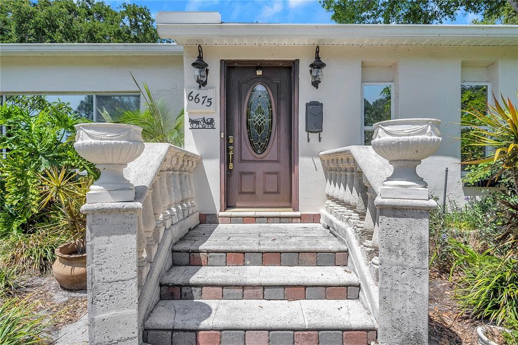 6675 8TH AVENUE N ST PETERSBURG, FL 33710