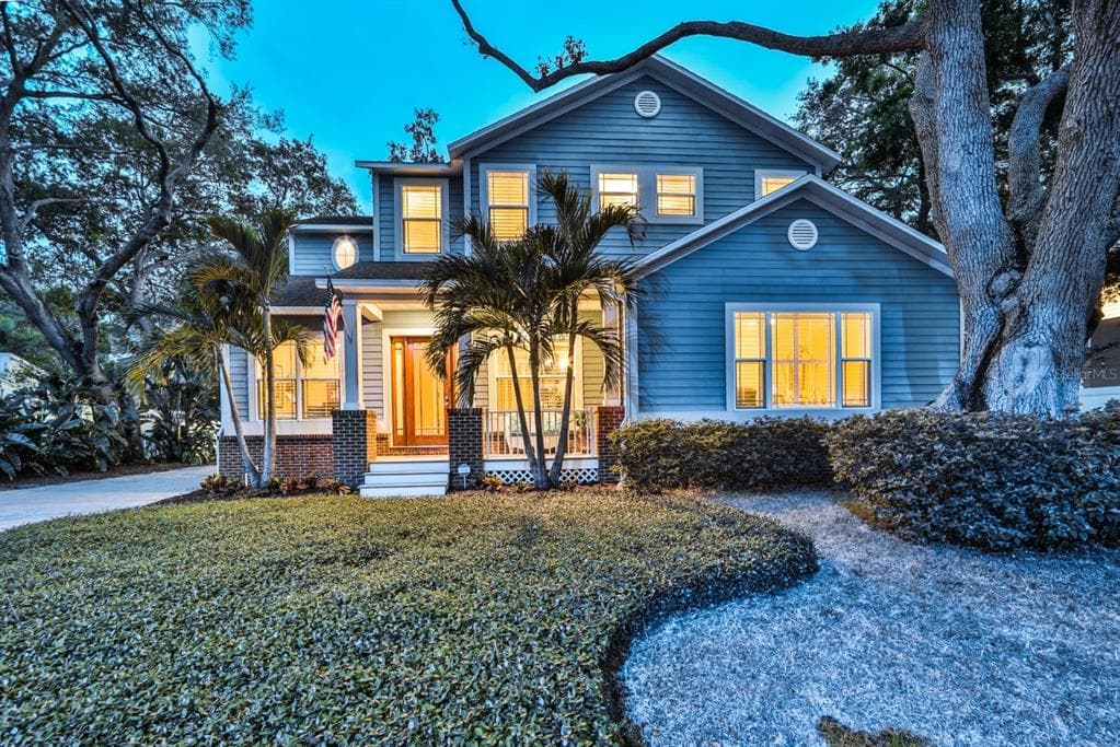 2818 SANDERS DRIVE