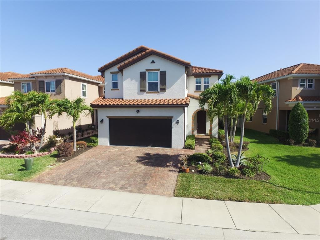 10143 GRAND OAK CIRCLE MADEIRA BEACH, FL 33708