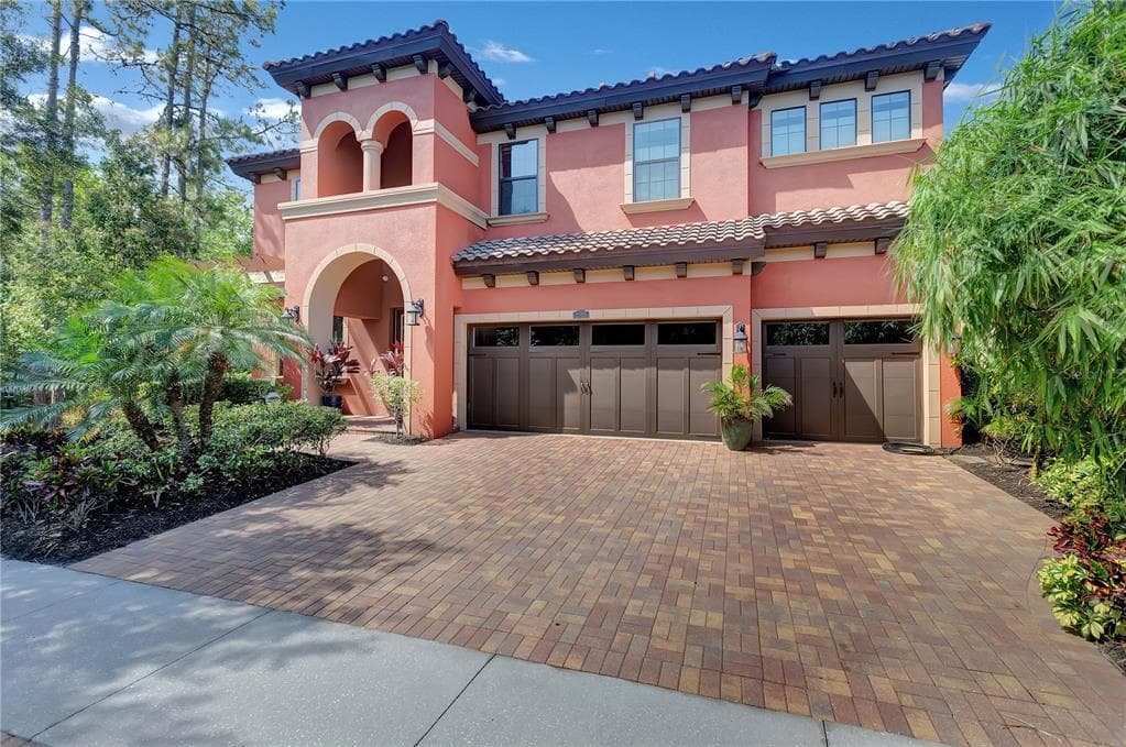 2565 CALVANO DRIVE LAND O LAKES, FL 34639