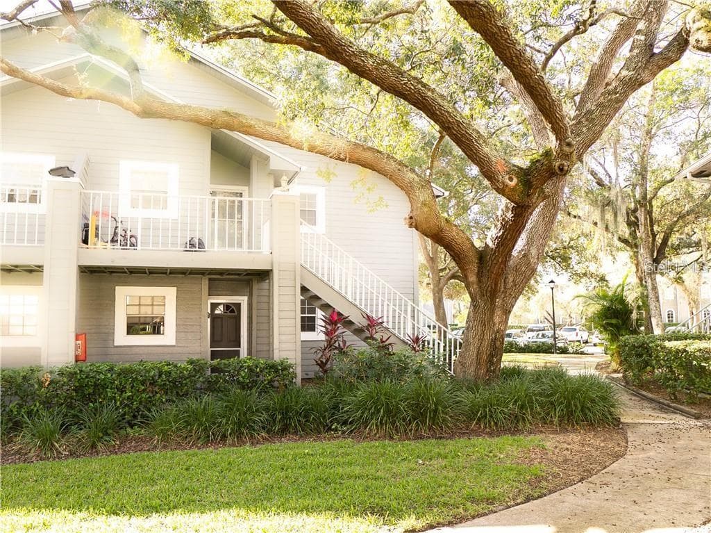 11945 SKYLAKE PLACE UNIT B TEMPLE TERRACE, FL 33617