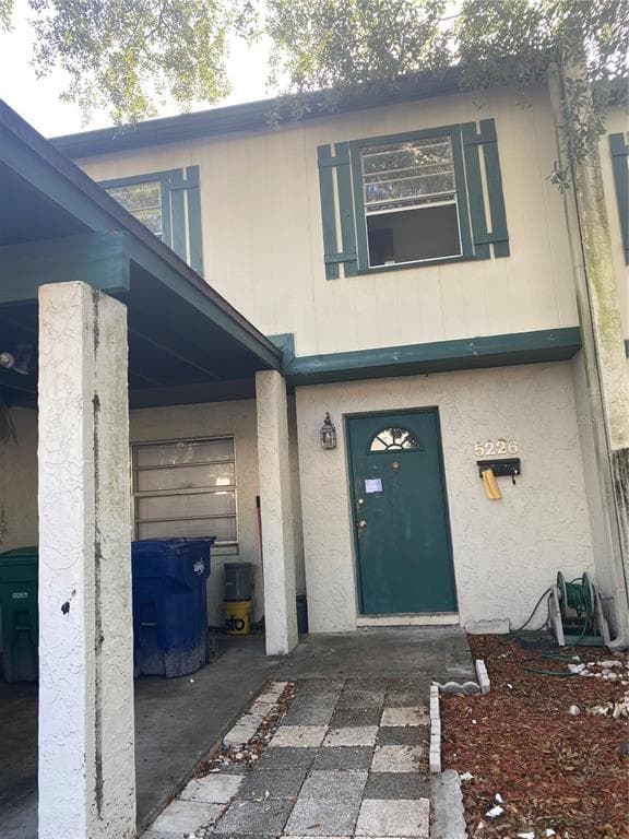 5226 TENNIS COURT CIRCLE TAMPA, FL 33617