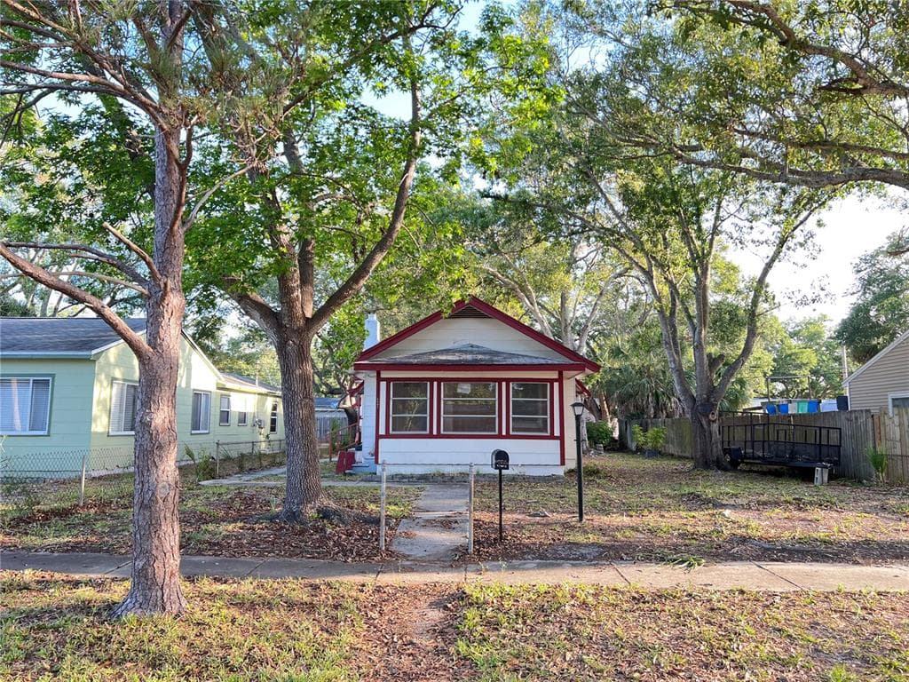 821 51ST AVENUE N ST PETERSBURG, FL 33703