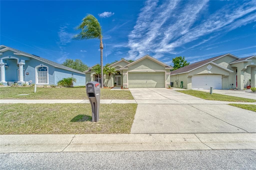 110 CHARDONNAY PLACE VALRICO, FL 33594