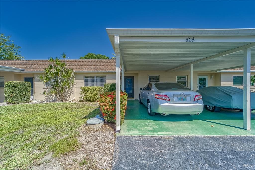 604 PARK CIRCLE UNIT 16 BRADENTON, FL 34207