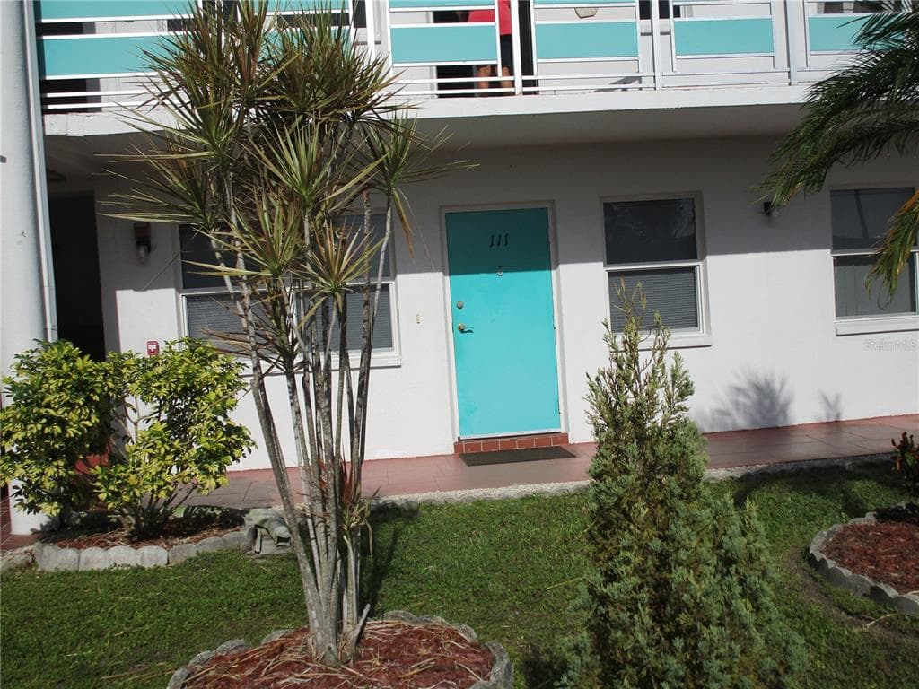 1950 59TH AVENUE N UNIT 111 ST PETERSBURG, FL 33714