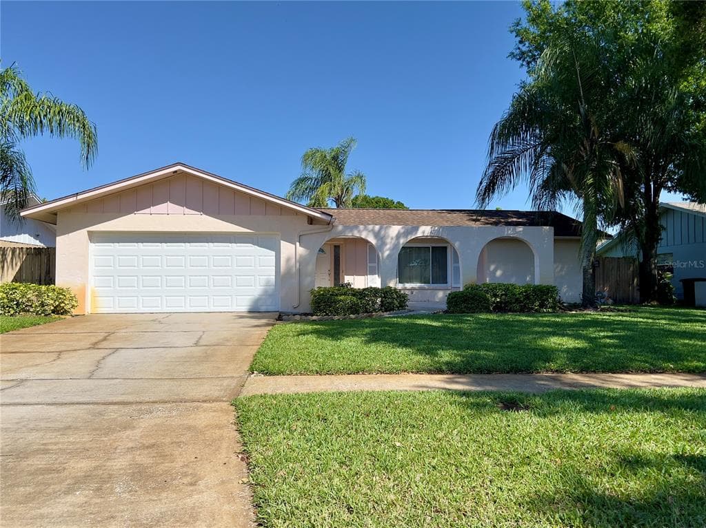 2419 TIMBERCREST CIRCLE W