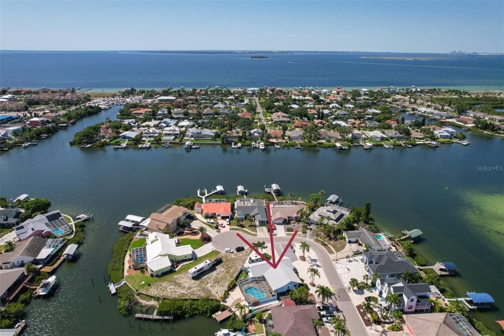 6644 DOLPHIN COVE DRIVE APOLLO BEACH, FL 33572