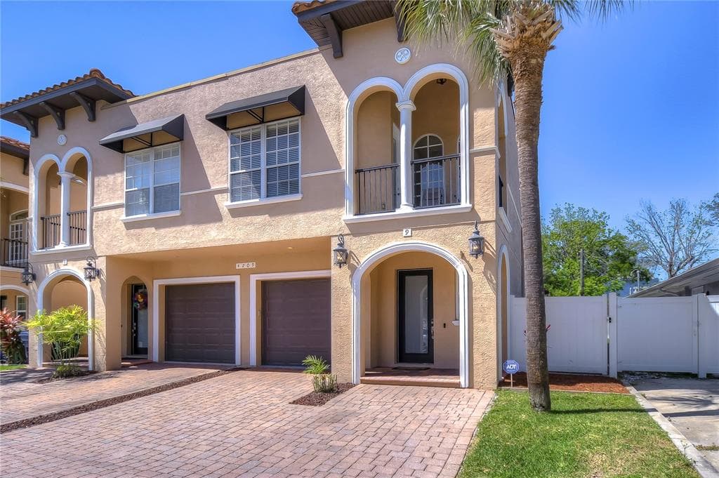 4209 W GRAY STREET UNIT 9 TAMPA, FL 33609
