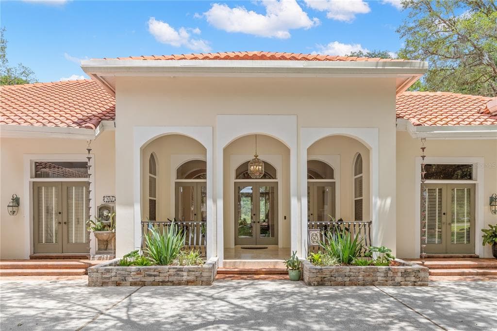 5212 GOLF LINKS BOULEVARD ZEPHYRHILLS, FL 33541