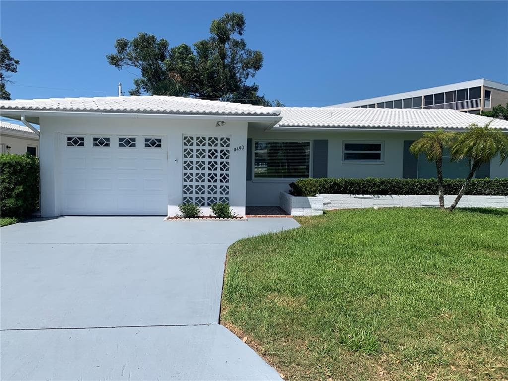 9490 141ST STREET SEMINOLE, FL 33776