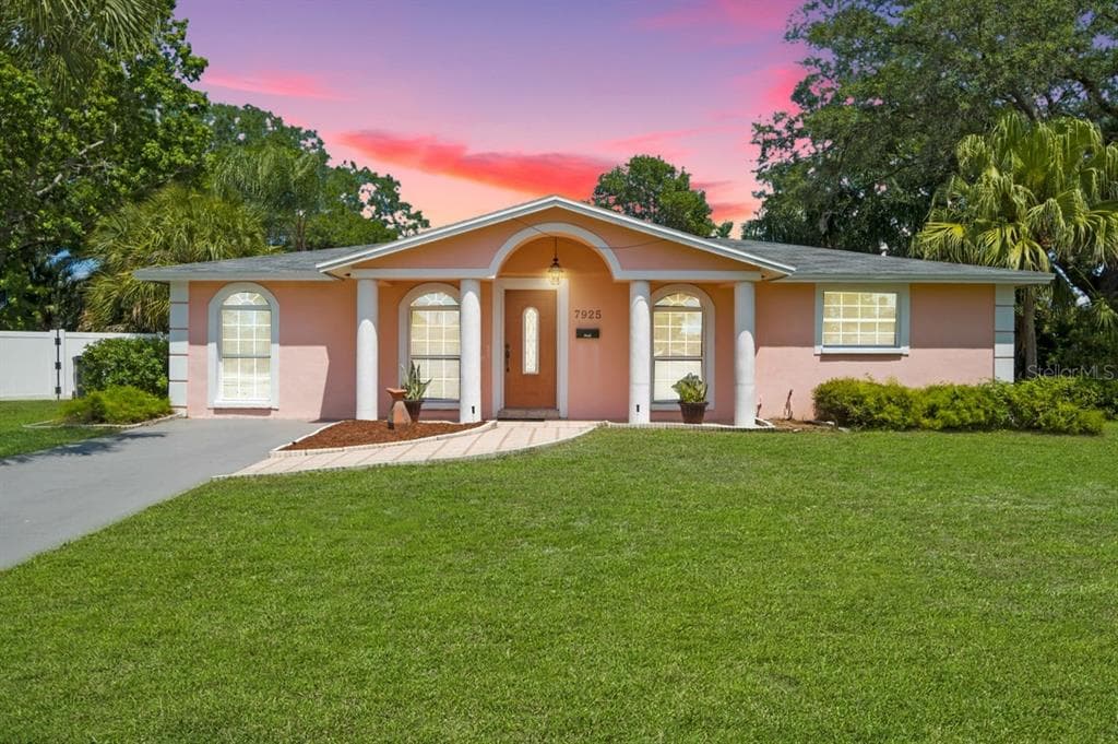 7925 WOODVINE CIRCLE TAMPA, FL 33615