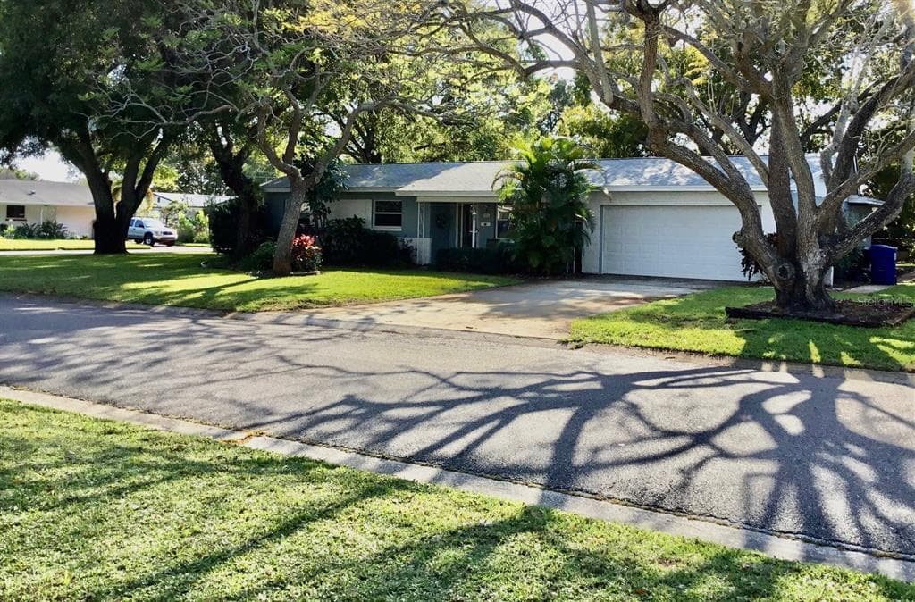 2100 WINCHESTER ROAD N ST PETERSBURG, FL 33710