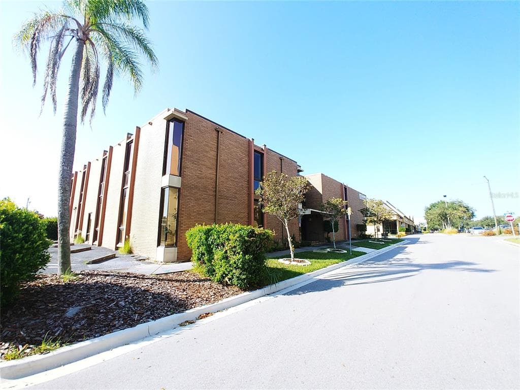 1253 PARK STREET UNIT Central Lower CLEARWATER, FL 33756