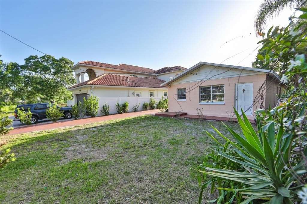 7521 N CLARK AVENUE TAMPA, FL 33614