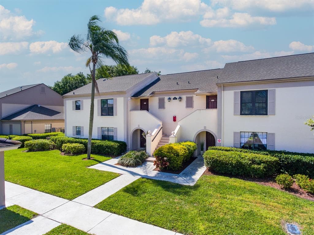 2460 HERON TERRACE UNIT E101 CLEARWATER, FL 33762