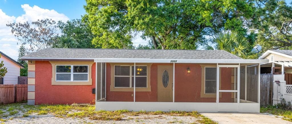 7207 51ST AVENUE N ST PETERSBURG, FL 33709