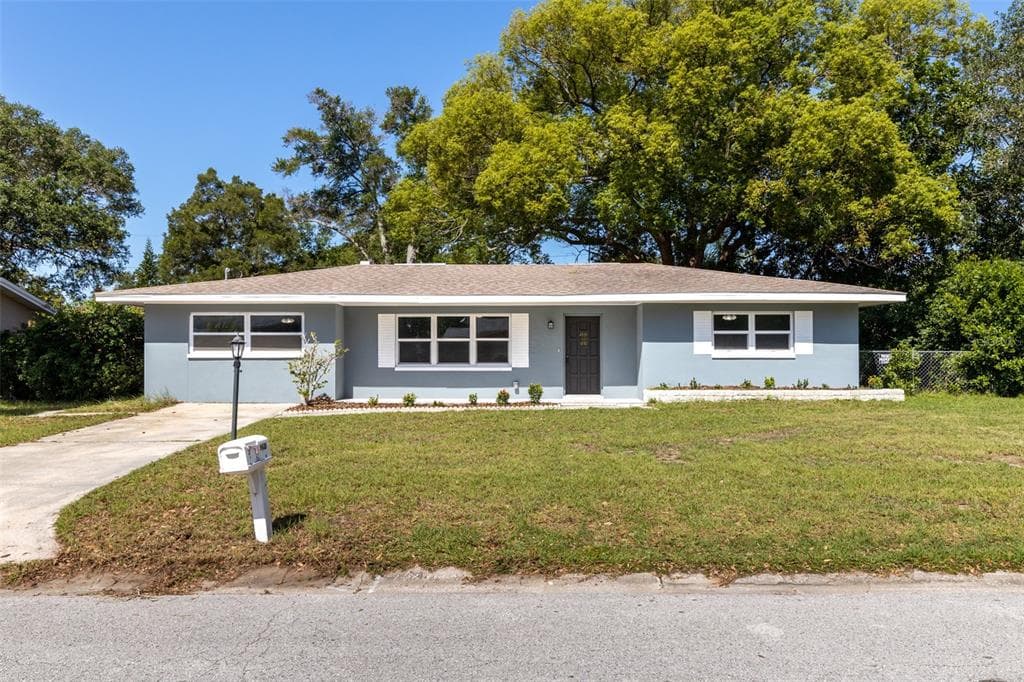 1938 SUMMIT DRIVE CLEARWATER, FL 33763