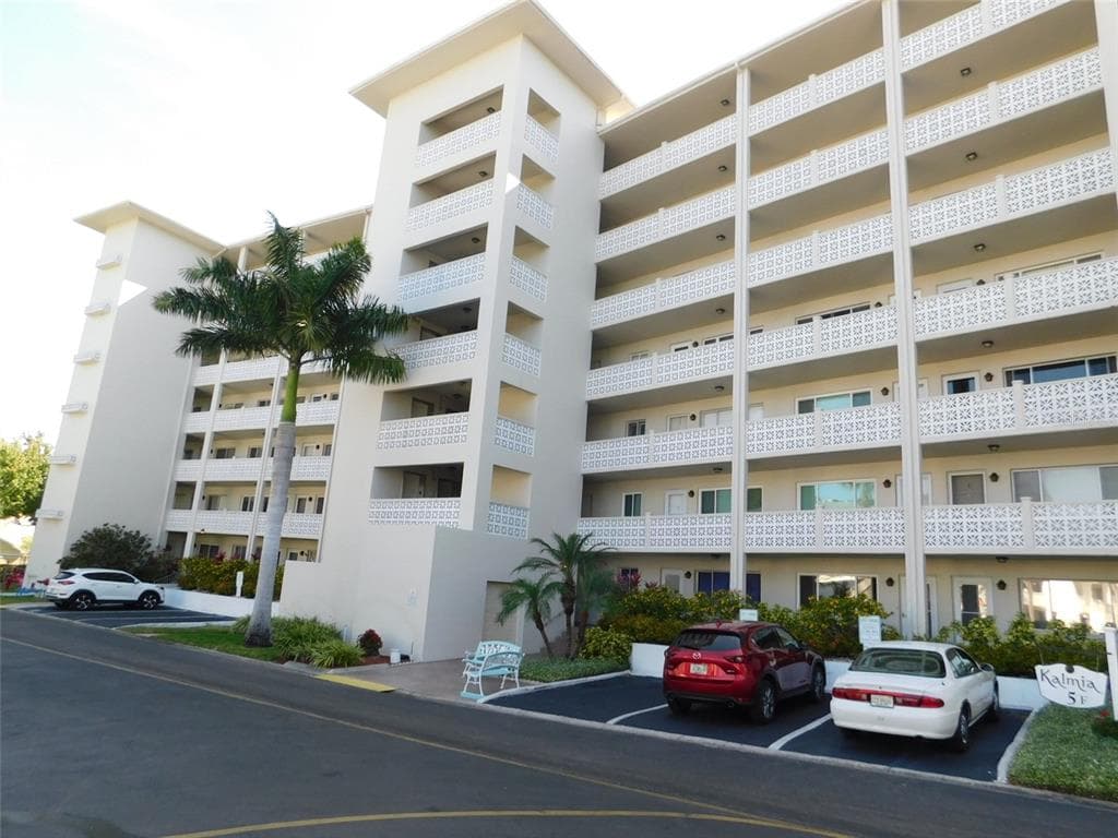 1235 S HIGHLAND AVENUE UNIT 5-603 CLEARWATER, FL 33756