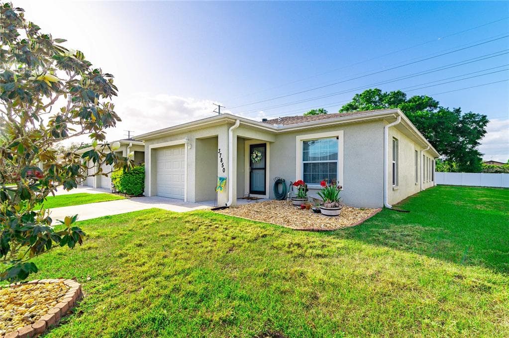 37850 PRAIRIE ROSE LOOP ZEPHYRHILLS, FL 33542