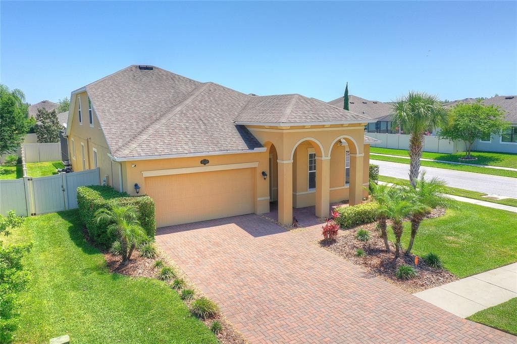 1530 FEATHER GRASS LOOP LUTZ, FL 33558