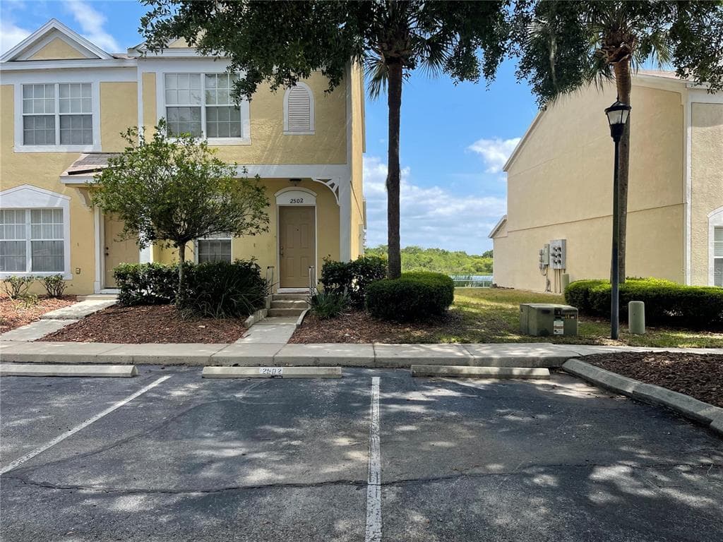2502 LAKE WOODBERRY CIRCLE BRANDON, FL 33510