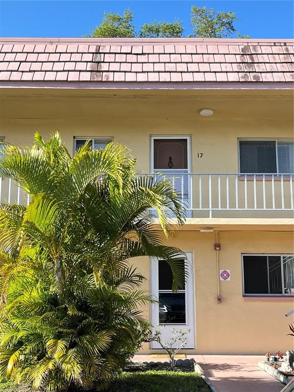 2003 GREENBRIAR BOULEVARD UNIT 17 CLEARWATER, FL 33763