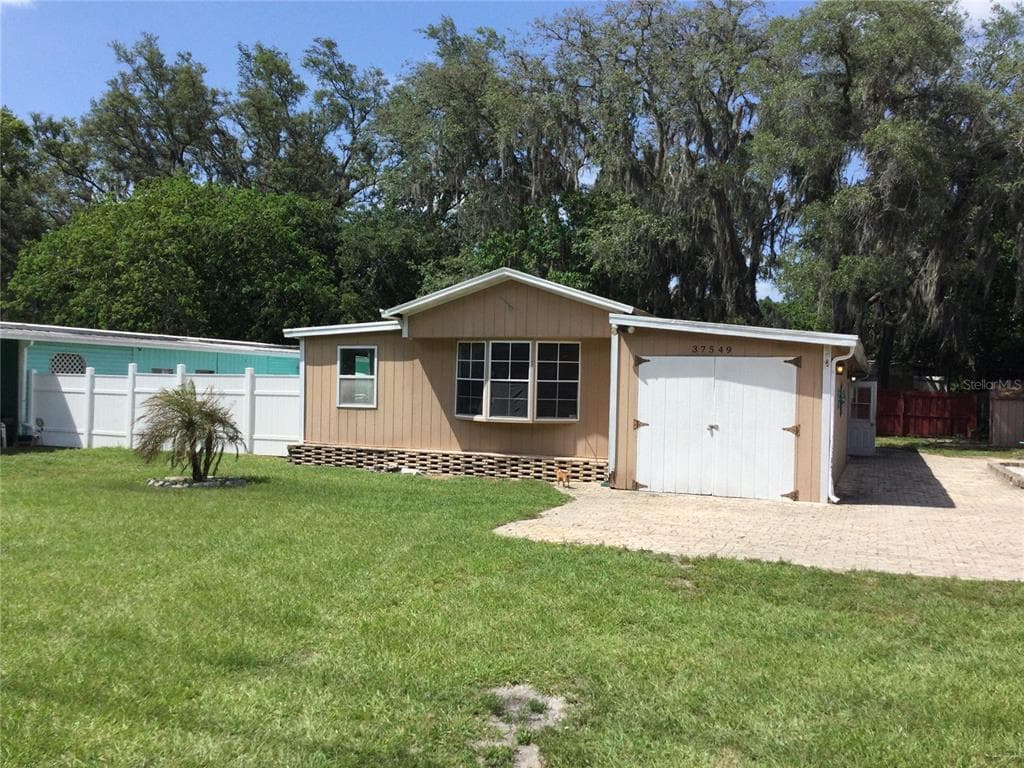 37545 APRIL LANE ZEPHYRHILLS, FL 33541