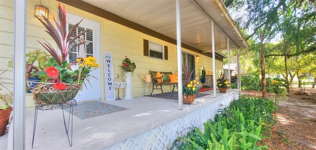 5517 COUNTY ROAD 579 SEFFNER, FL 33584
