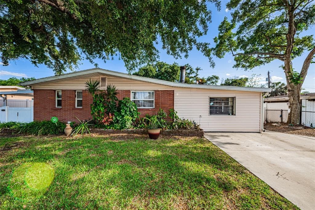 4524 W CLIFTON STREET TAMPA, FL 33614