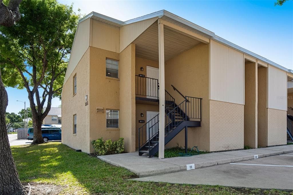 3812 N OAK DRIVE UNIT M11 TAMPA, FL 33611