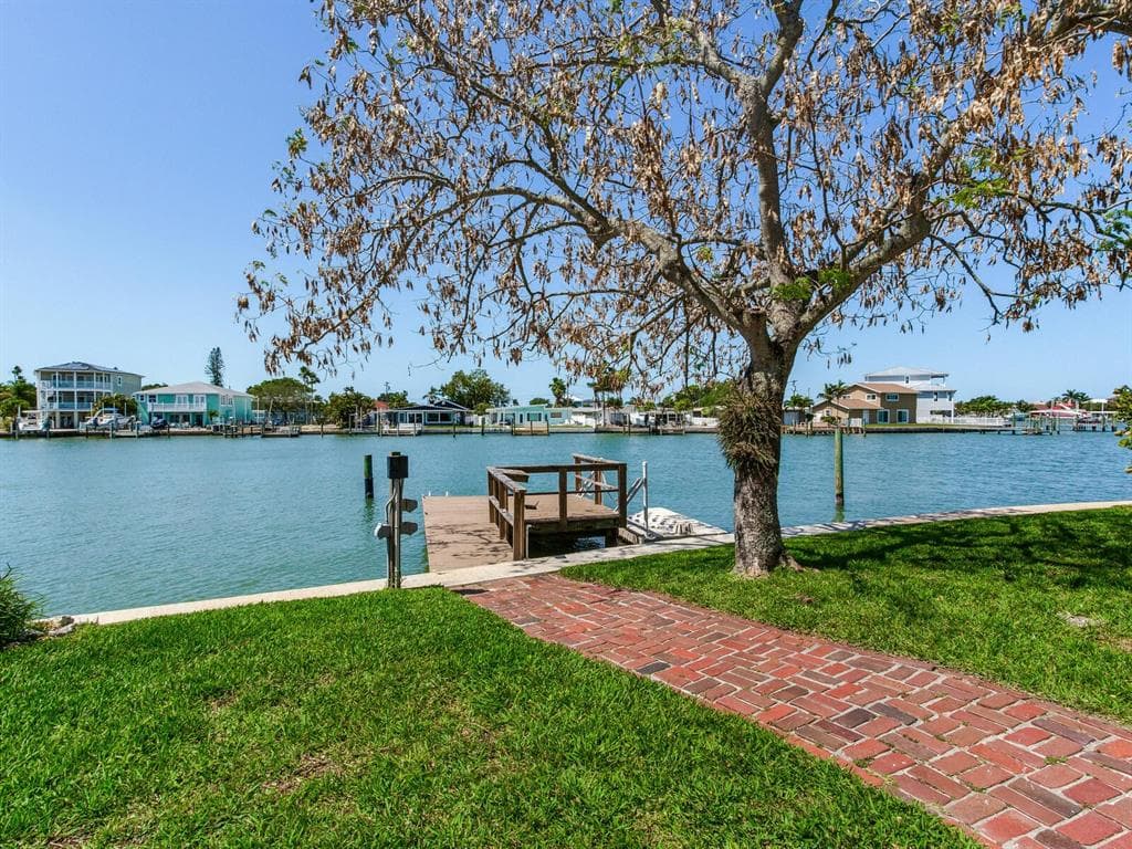 16116 6TH STREET E REDINGTON BEACH, FL 33708